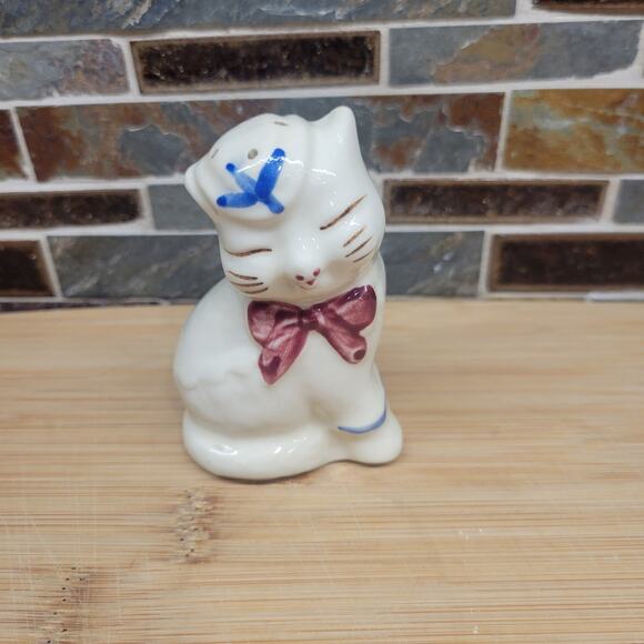 Vintage Shawnee Puss And Boots Cat Salt Shaker - Picture 2 of 5